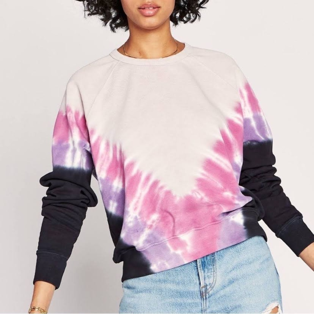 Daydreamer Women’s Flying V Varsity Sweatshirt Tie-Dye Crewneck Purple Small